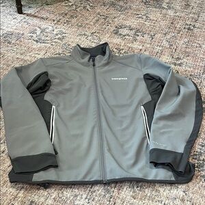 Patagonia Men's Two-Tone Gray Performance Jacket